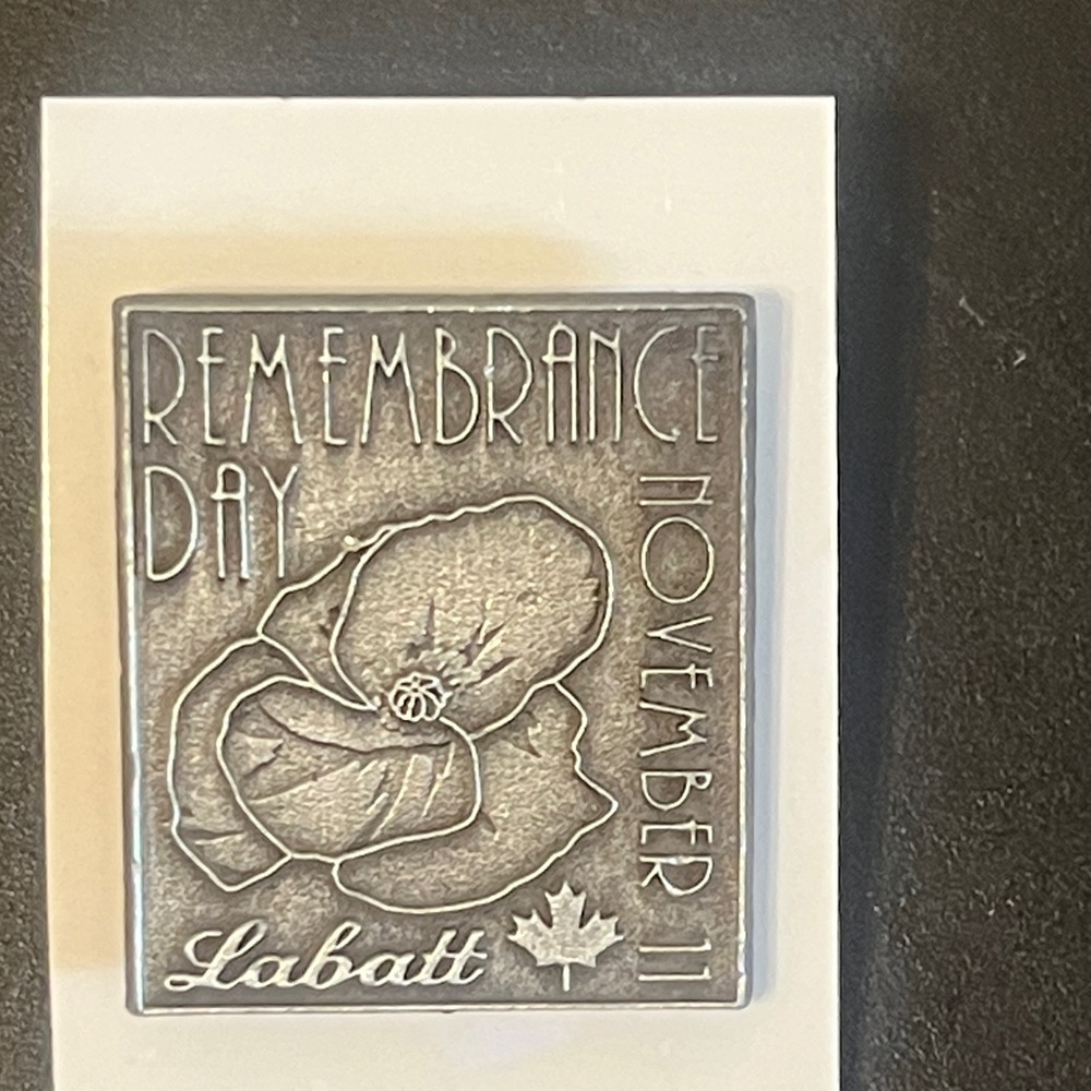 Labatt Remembrance Day Pin - Picture 5 of 5
